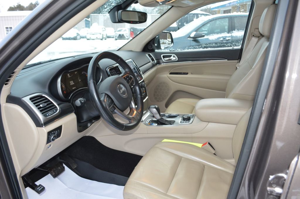 Used 2021 Jeep Grand Cherokee Limited image 12
