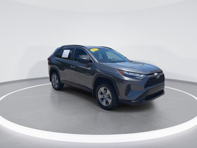 Used 2024 Toyota RAV4 LE AWD/4WD image 2