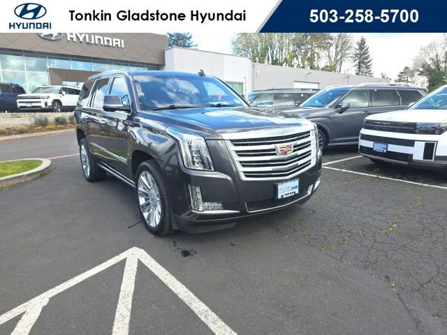 Used 2017 Cadillac Escalade Platinum image 1