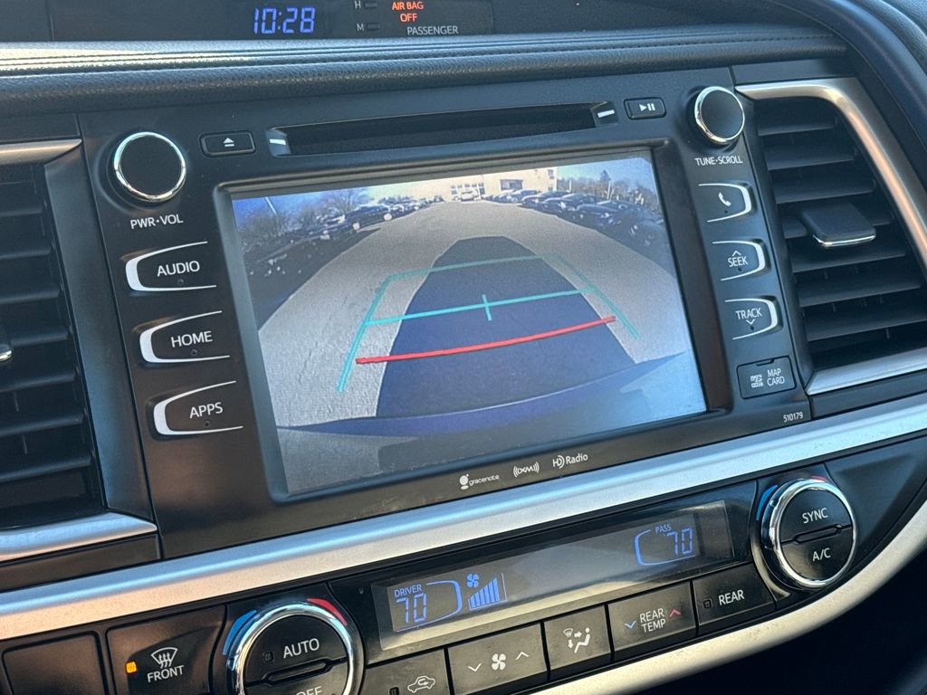 Used 2018 Toyota Highlander XLE image 24