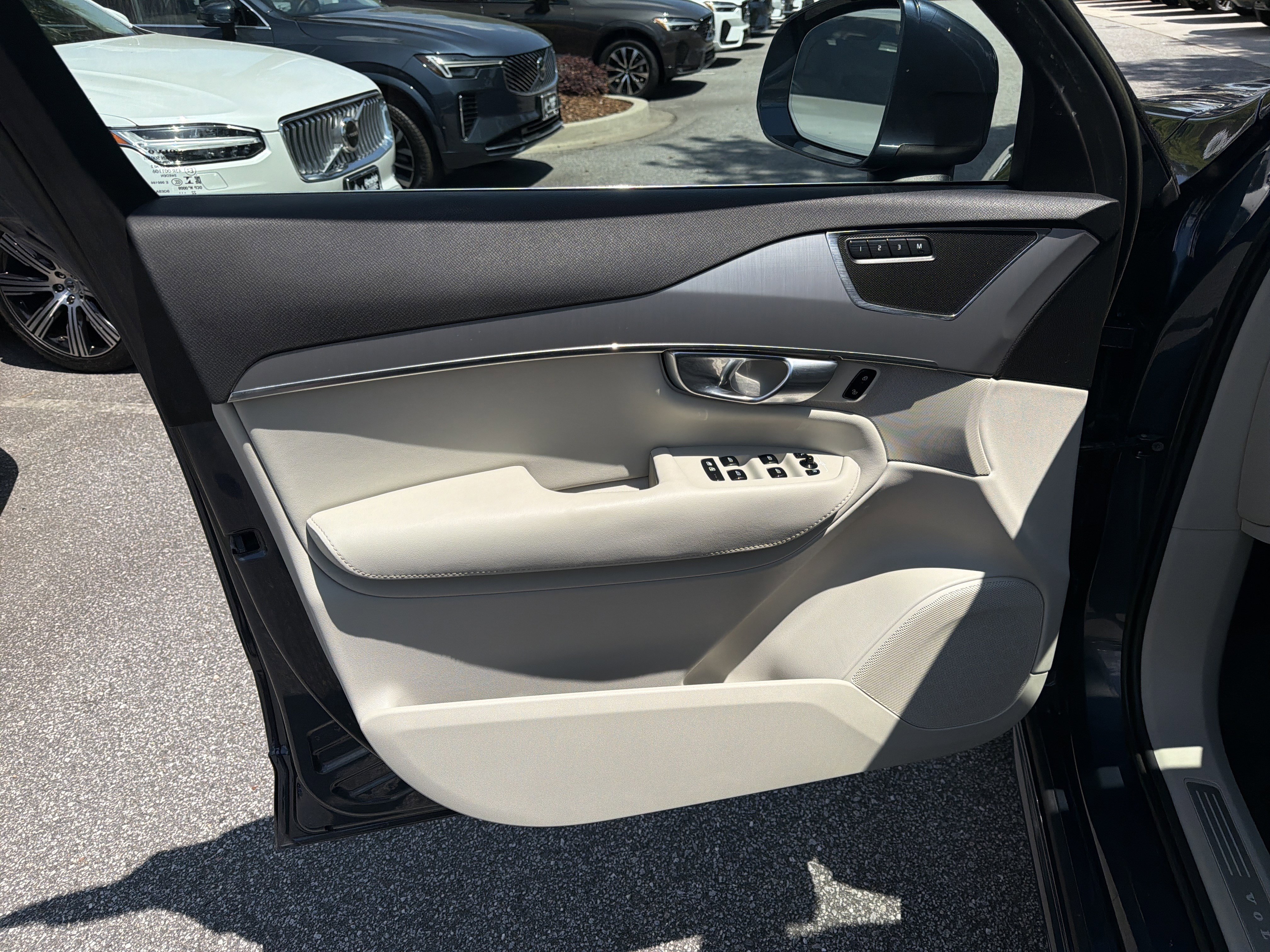 Certified 2023 Volvo XC90 B5 Core w/ Protection Package Premier AWD/4WD image 14