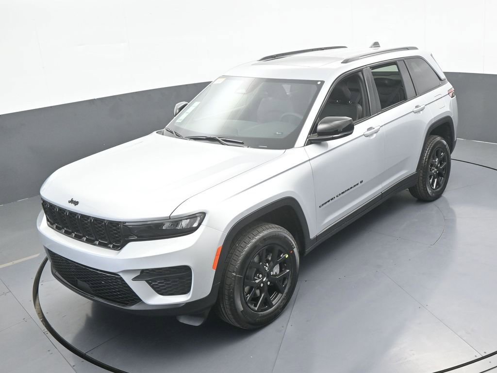 New 2025 Jeep Grand Cherokee Altitude image 41