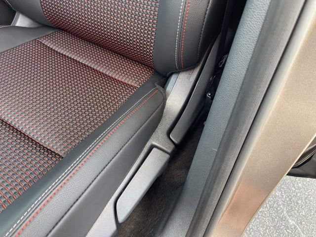 New 2025 Nissan Kicks SR image 16