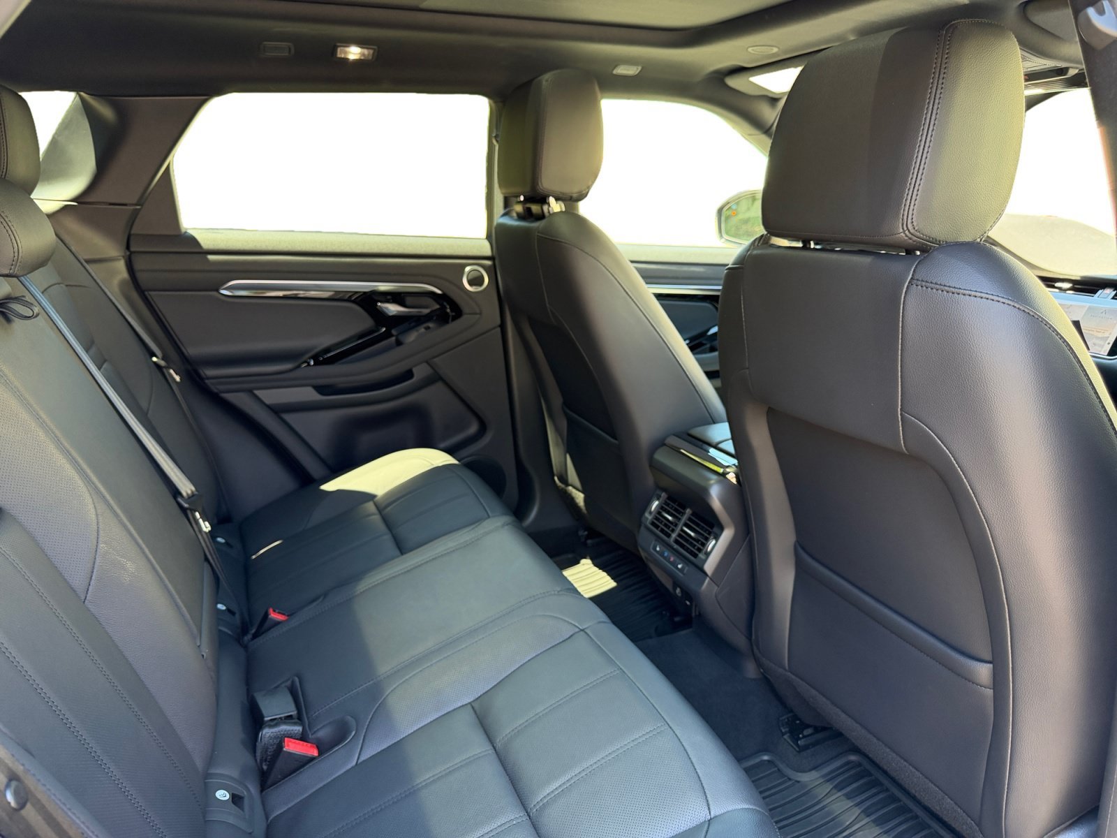 Used 2023 Land Rover Range Rover Evoque R-Dynamic SE AWD/4WD image 20