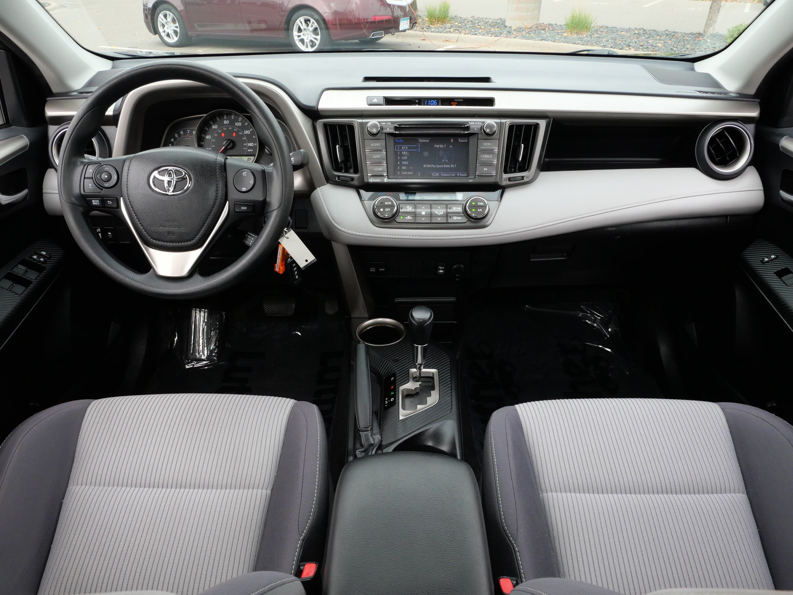 Used 2014 Toyota RAV4 XLE FWD image 10