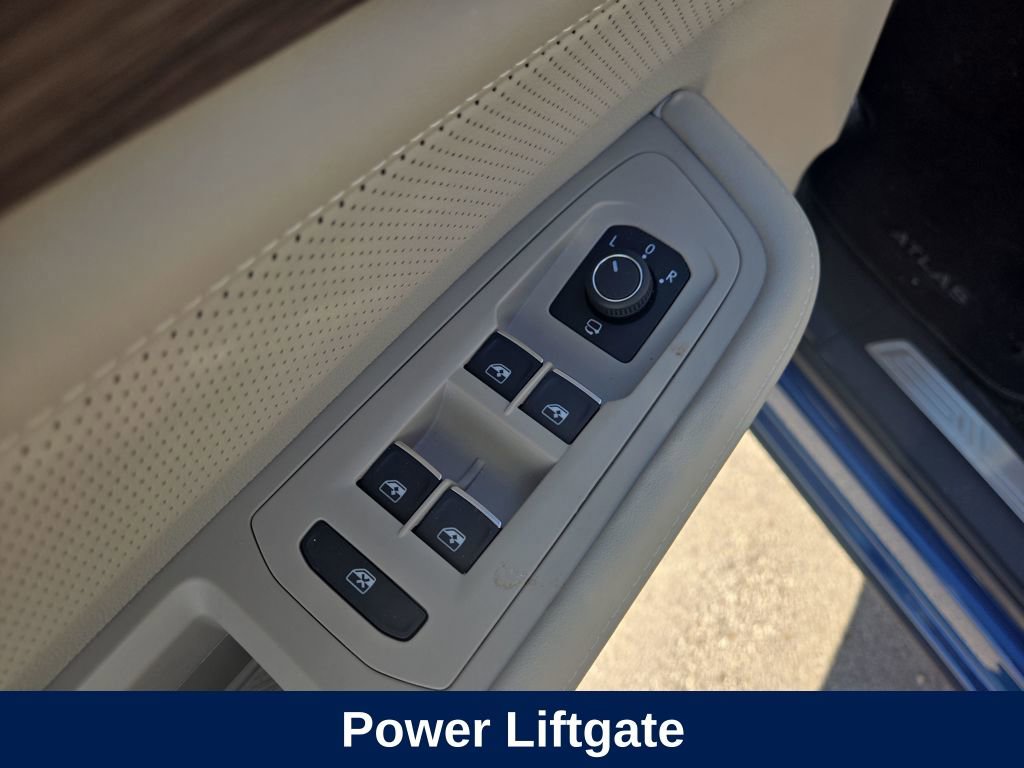 Used 2025 Volkswagen Atlas SEL Premium R-Line image 14
