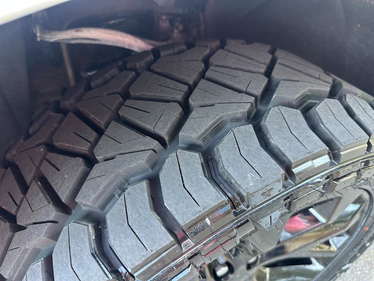 Used 2023 GMC Yukon XL AT4 image 61