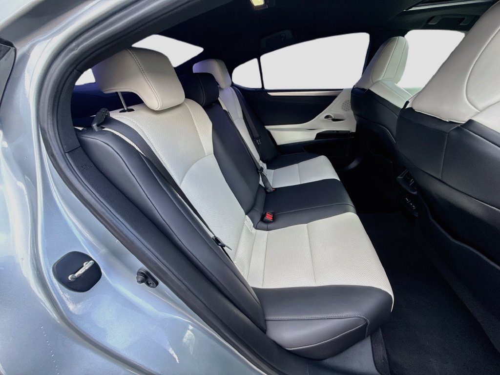 Used 2023 Lexus ES 350 F Sport w/ Accessory Package (Z1) FWD image 31