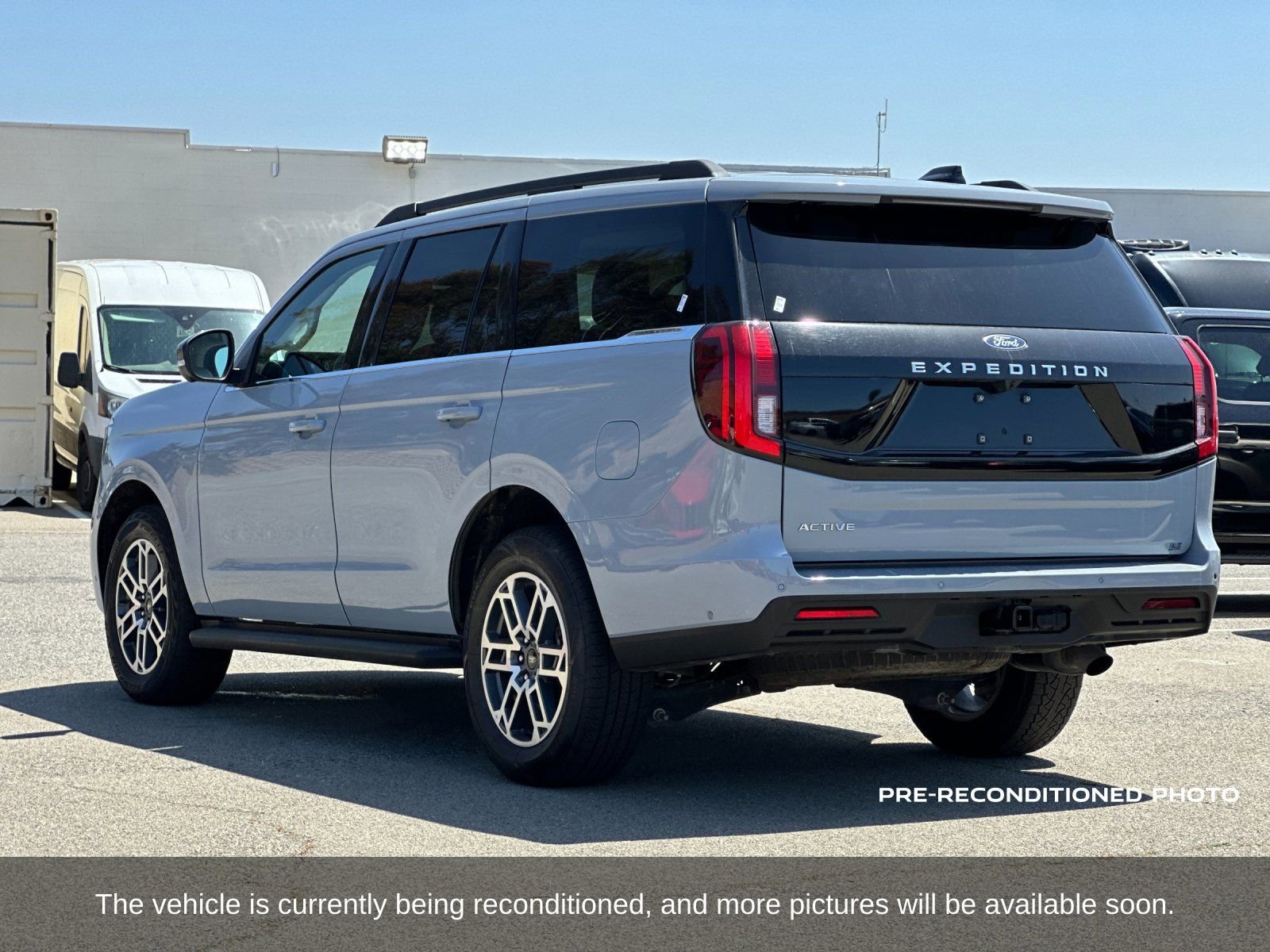 Used 2025 Ford Expedition Active AWD/4WD image 4