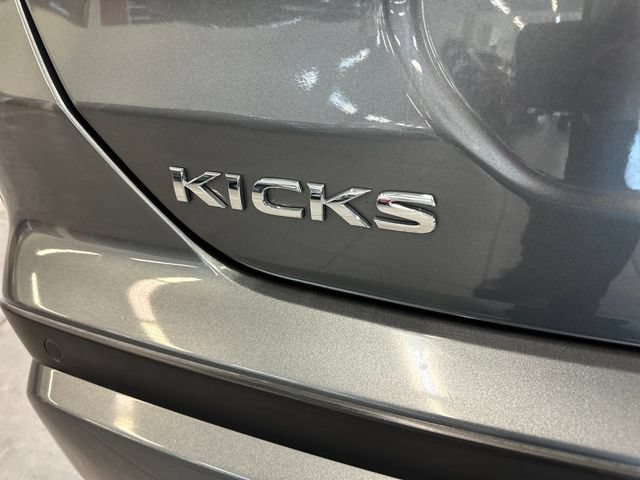 Used 2022 Nissan Kicks S FWD image 8