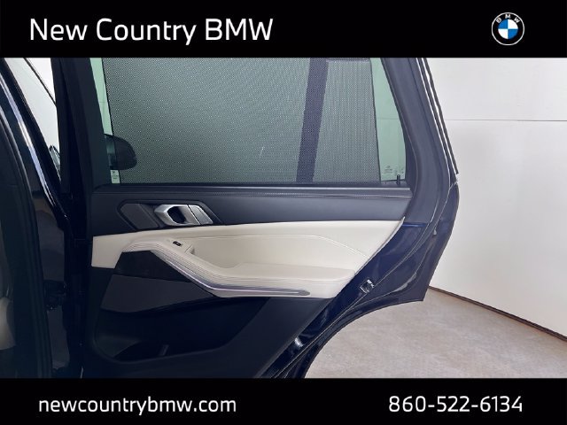 Used 2025 BMW X5 xDrive40i w/ M Sport Package AWD/4WD image 29
