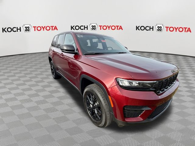 Used 2024 Jeep Grand Cherokee Altitude image 2