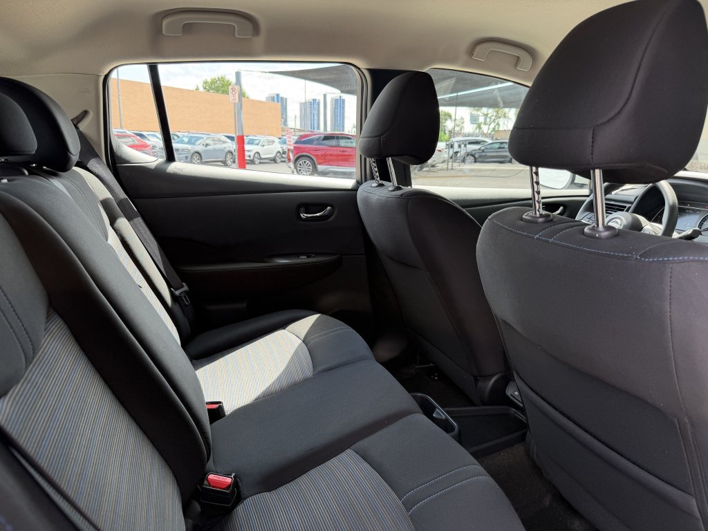 Used 2025 Nissan Leaf S FWD image 35