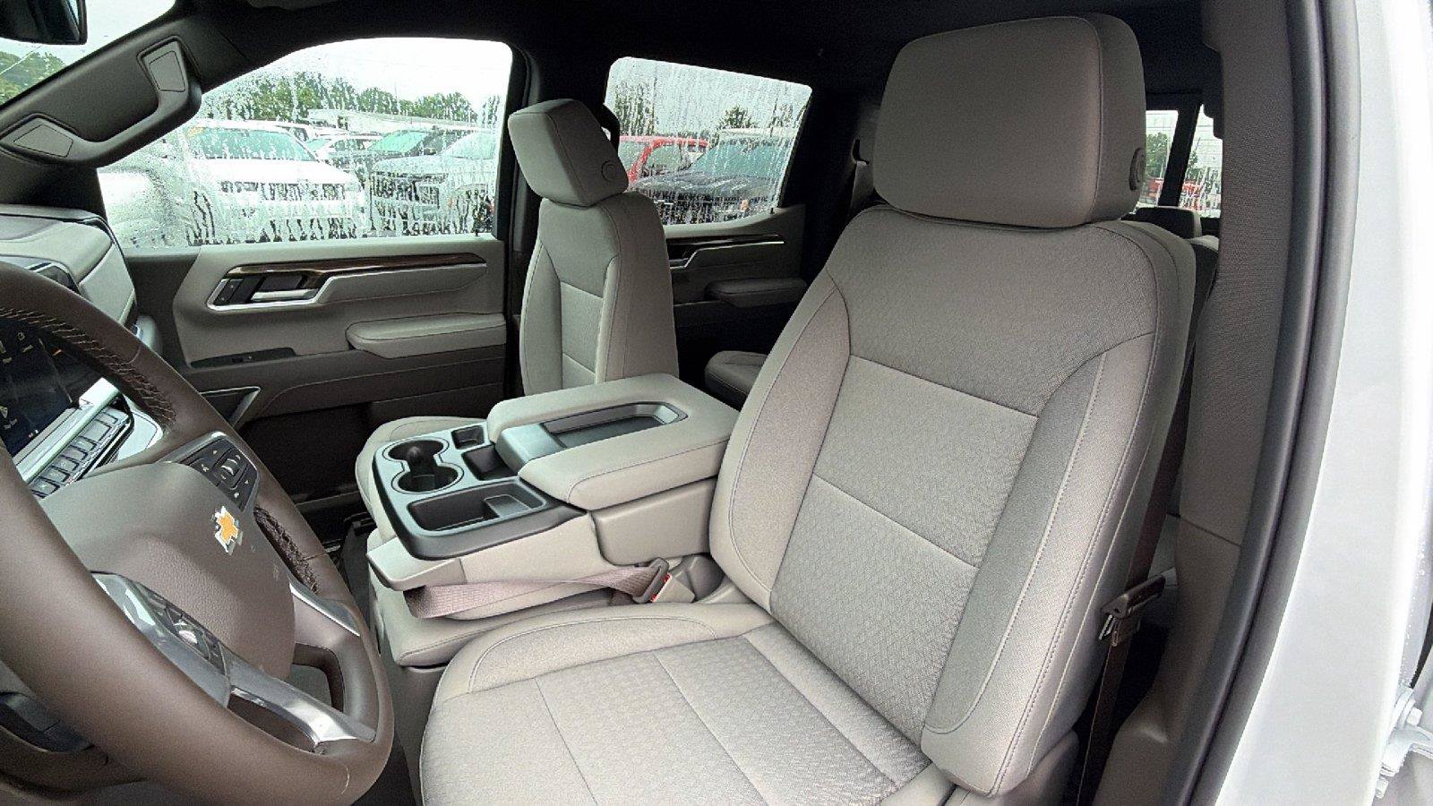 New 2026 Chevrolet Silverado 1500 LT w/ Z71 Off-Road Package AWD/4WD image 4