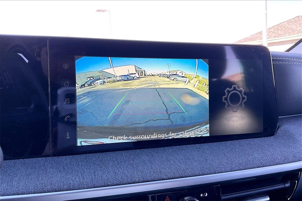 Used 2025 Nissan Kicks SV image 19