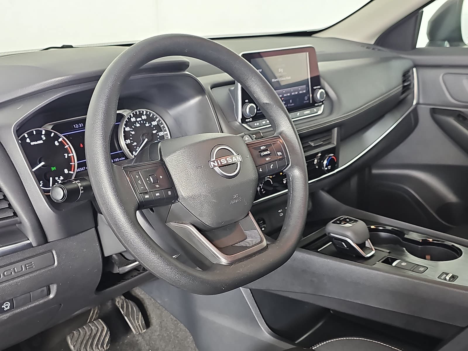 Used 2025 Nissan Rogue S FWD image 15