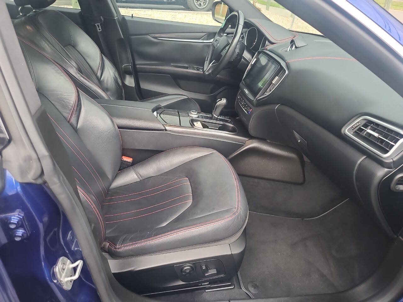 Used 2017 Maserati Ghibli S RWD image 33