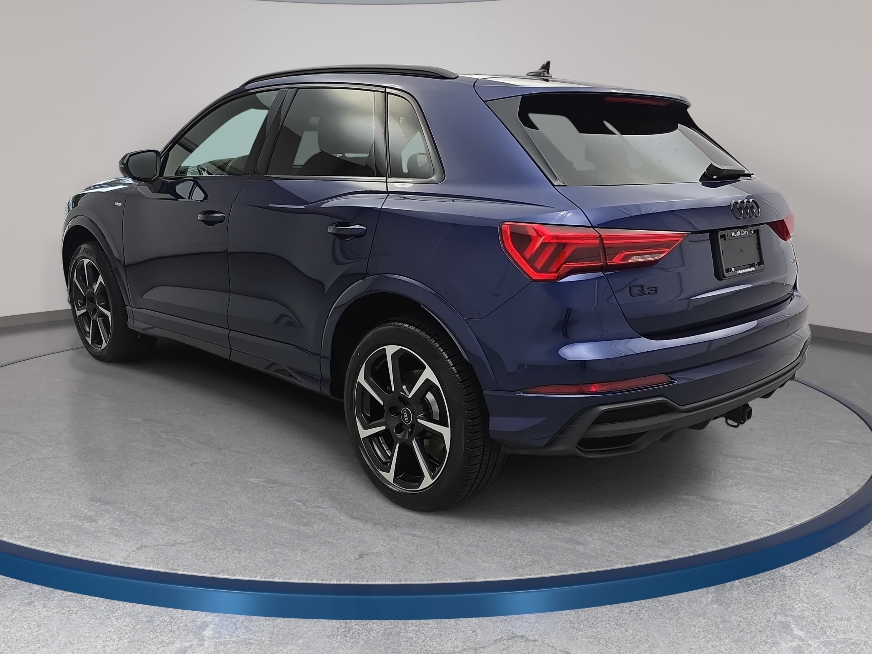Used 2025 Audi Q3 2.0T Premium Plus w/ Premium Plus Package AWD/4WD image 7