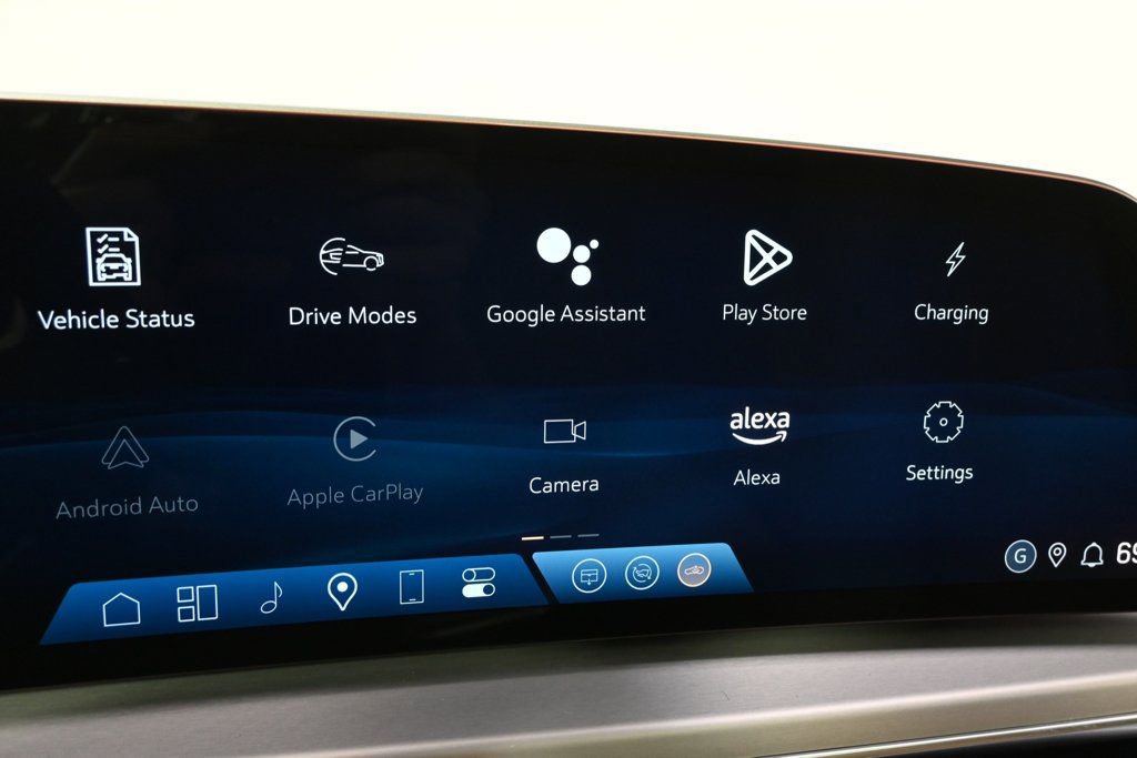 New 2025 Cadillac Lyriq Sport w/ Nappa Leather Package AWD/4WD image 24