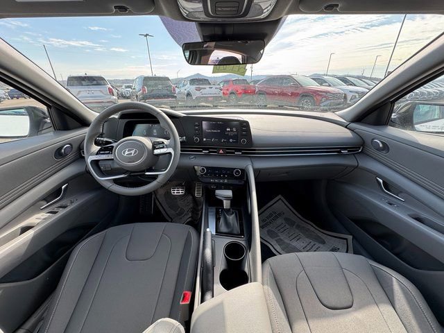 Used 2025 Hyundai Elantra Sport image 6