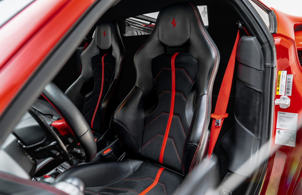 Used 2018 Ferrari 488 GTB RWD image 4