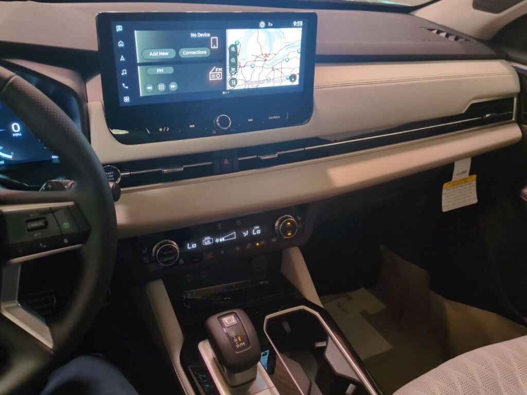 New 2025 Mitsubishi Outlander SEL image 21