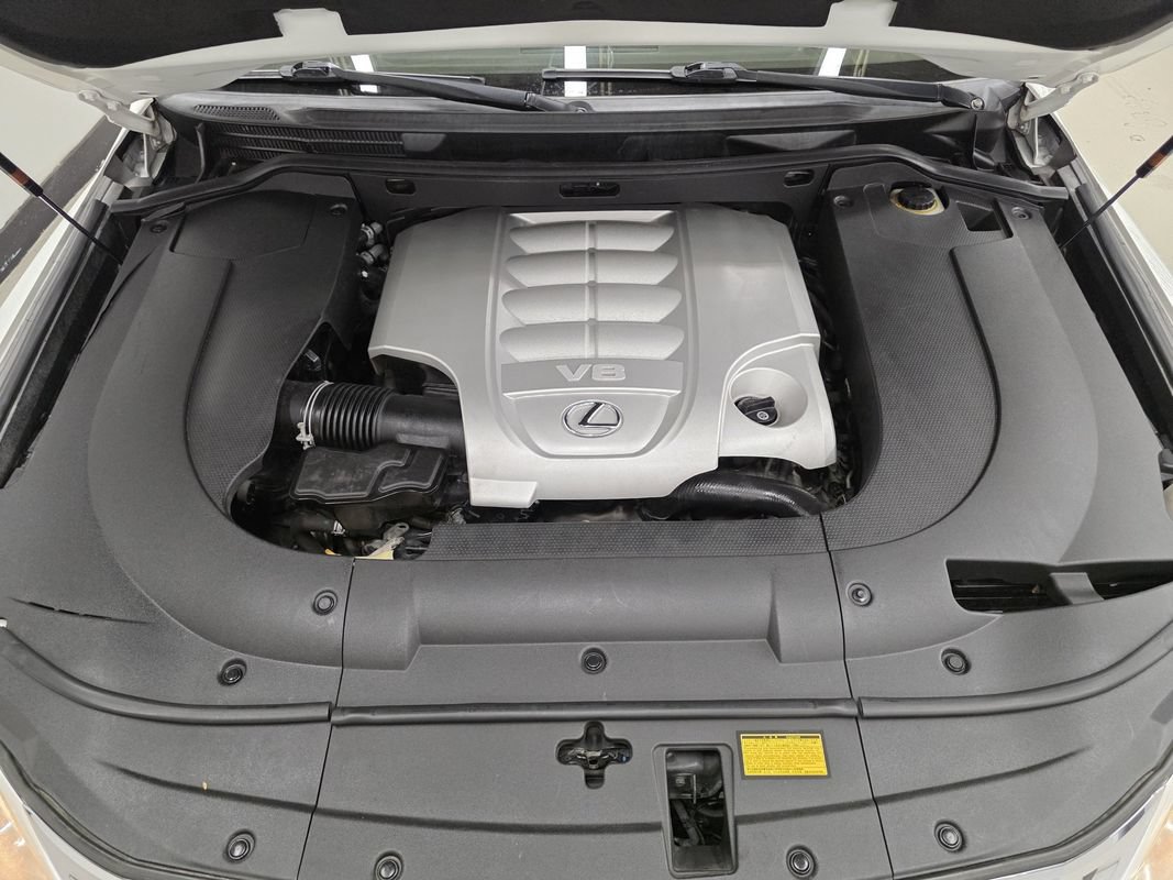 Used 2010 Lexus LX 570 4WD w/ Luxury Pkg image 62