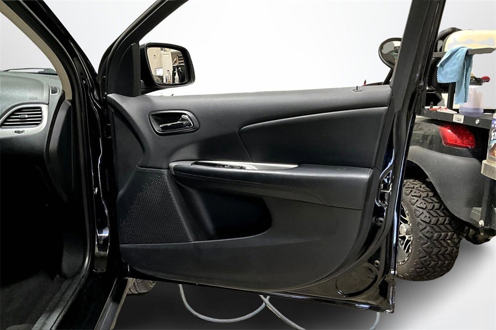 Used 2015 Dodge Journey SXT w/ Flexible Seating Group image 25