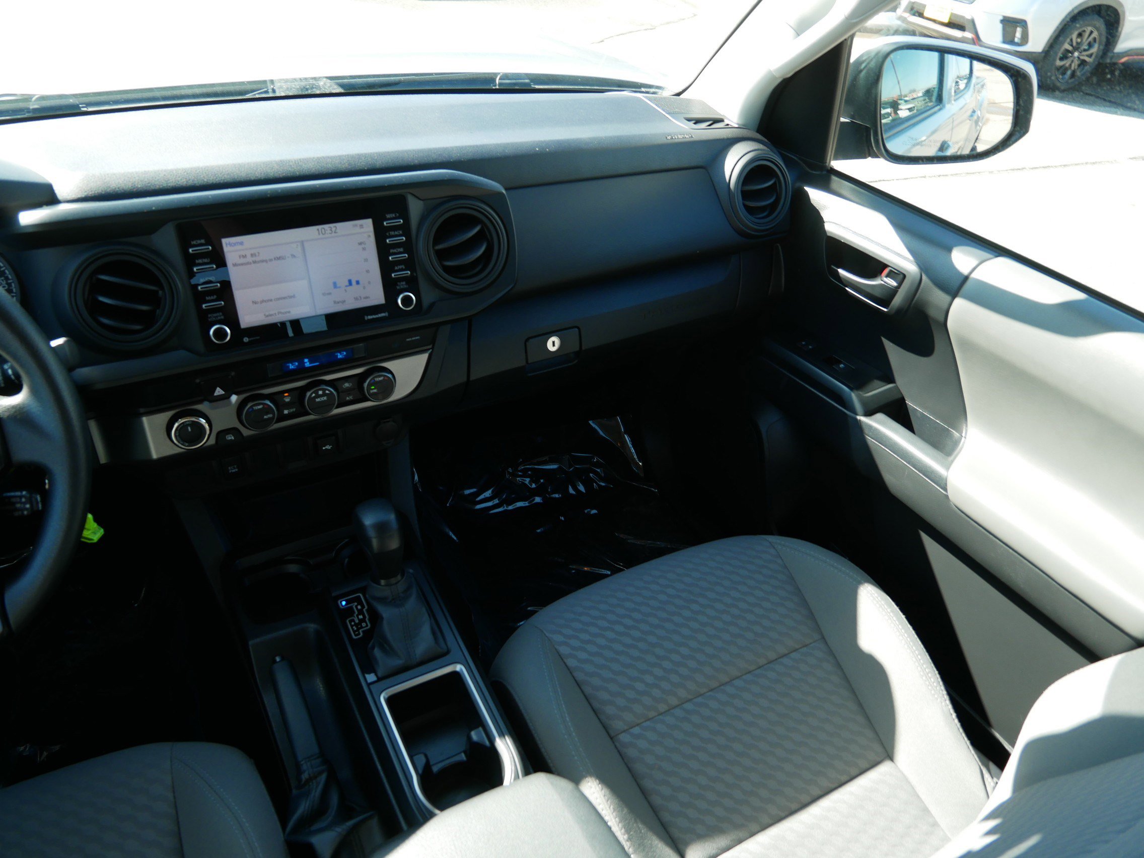 Used 2022 Toyota Tacoma SR image 11