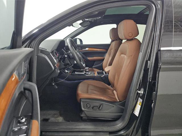 Used 2022 Audi Q5 2.0T Premium w/ Convenience Package AWD/4WD image 6