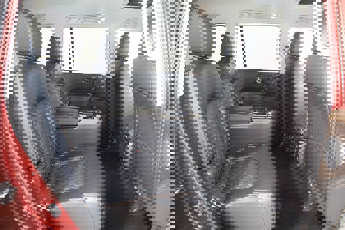 Used 2024 Nissan Armada Platinum w/ Captain's Chairs Package image 15