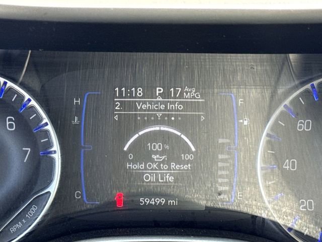 Used 2018 Chrysler Pacifica Touring-L FWD image 16