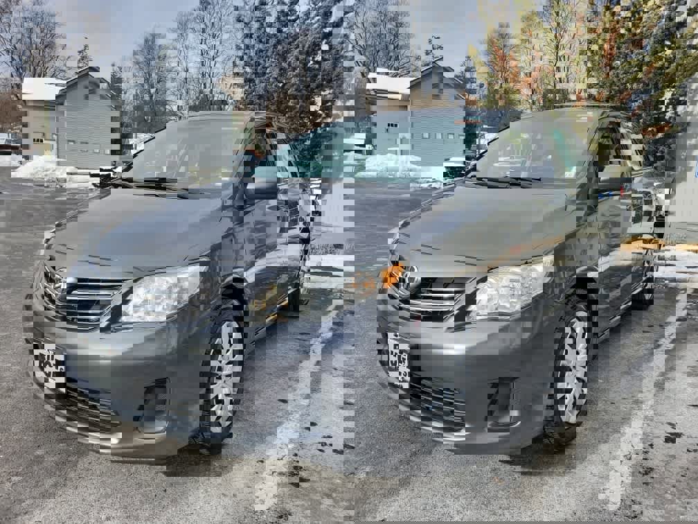 Used 2013 Toyota Corolla LE image 8