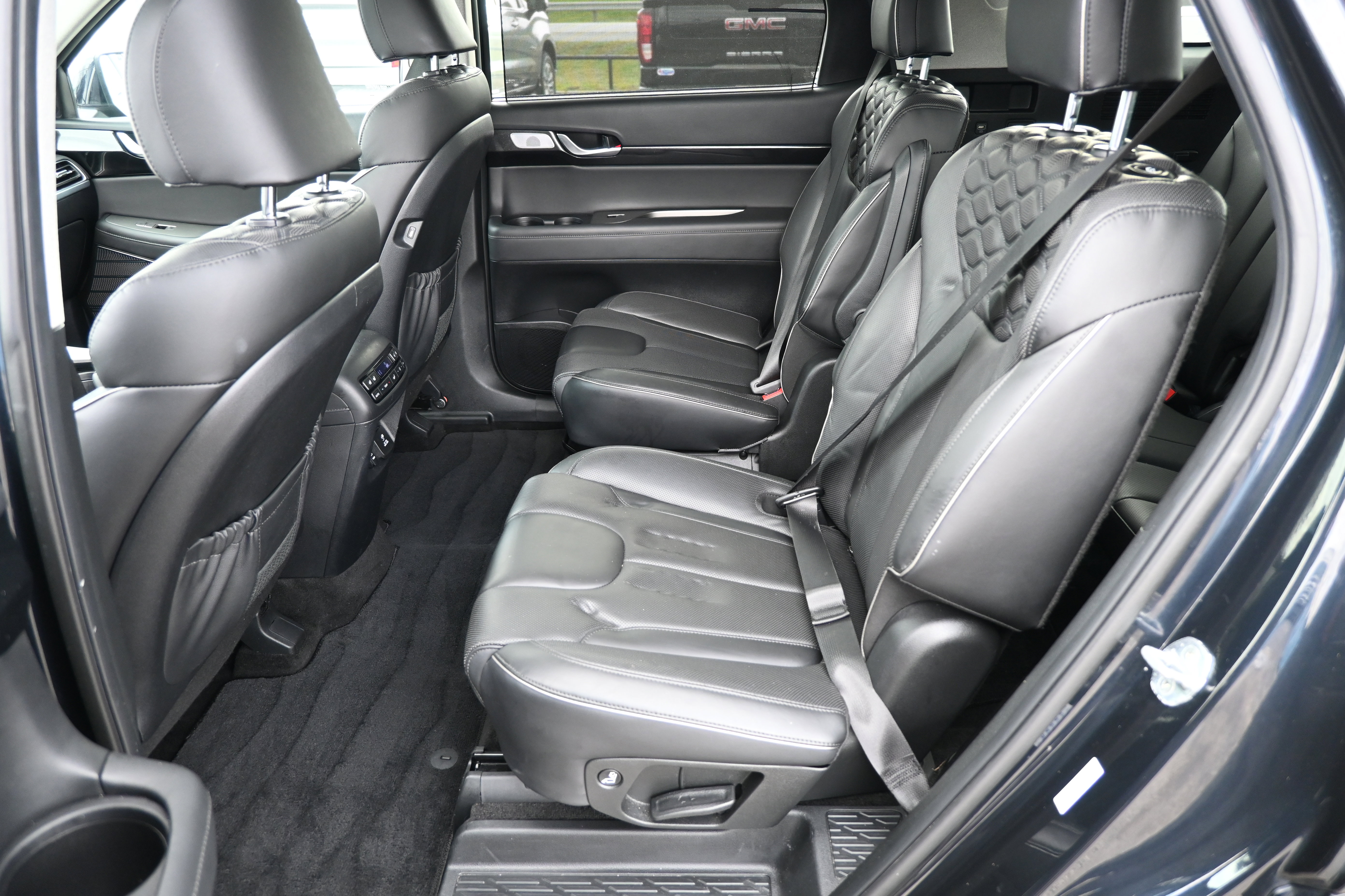 Used 2022 Hyundai Palisade Limited image 38