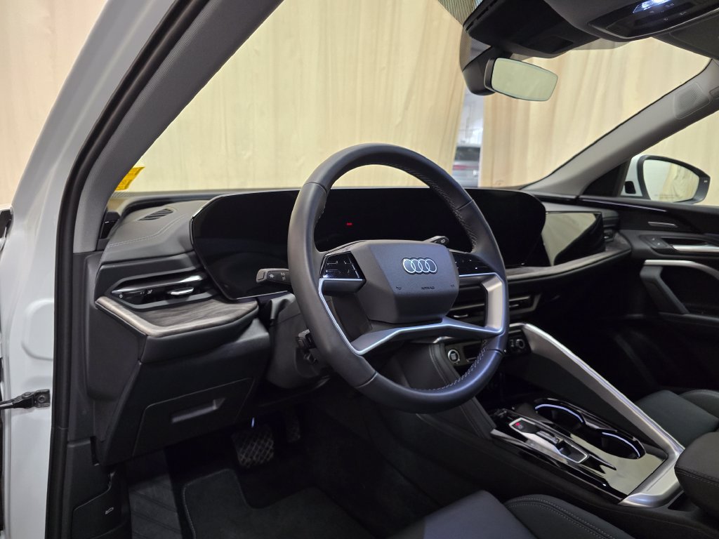 Used 2025 Audi Q5 Premium Plus AWD/4WD image 18