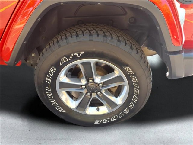 Used 2023 Jeep Wrangler Sahara image 8