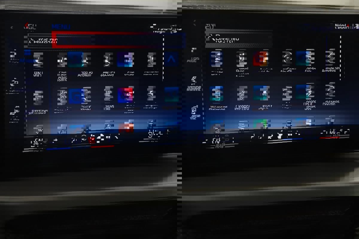 Used 2025 BMW M240i Coupe image 42