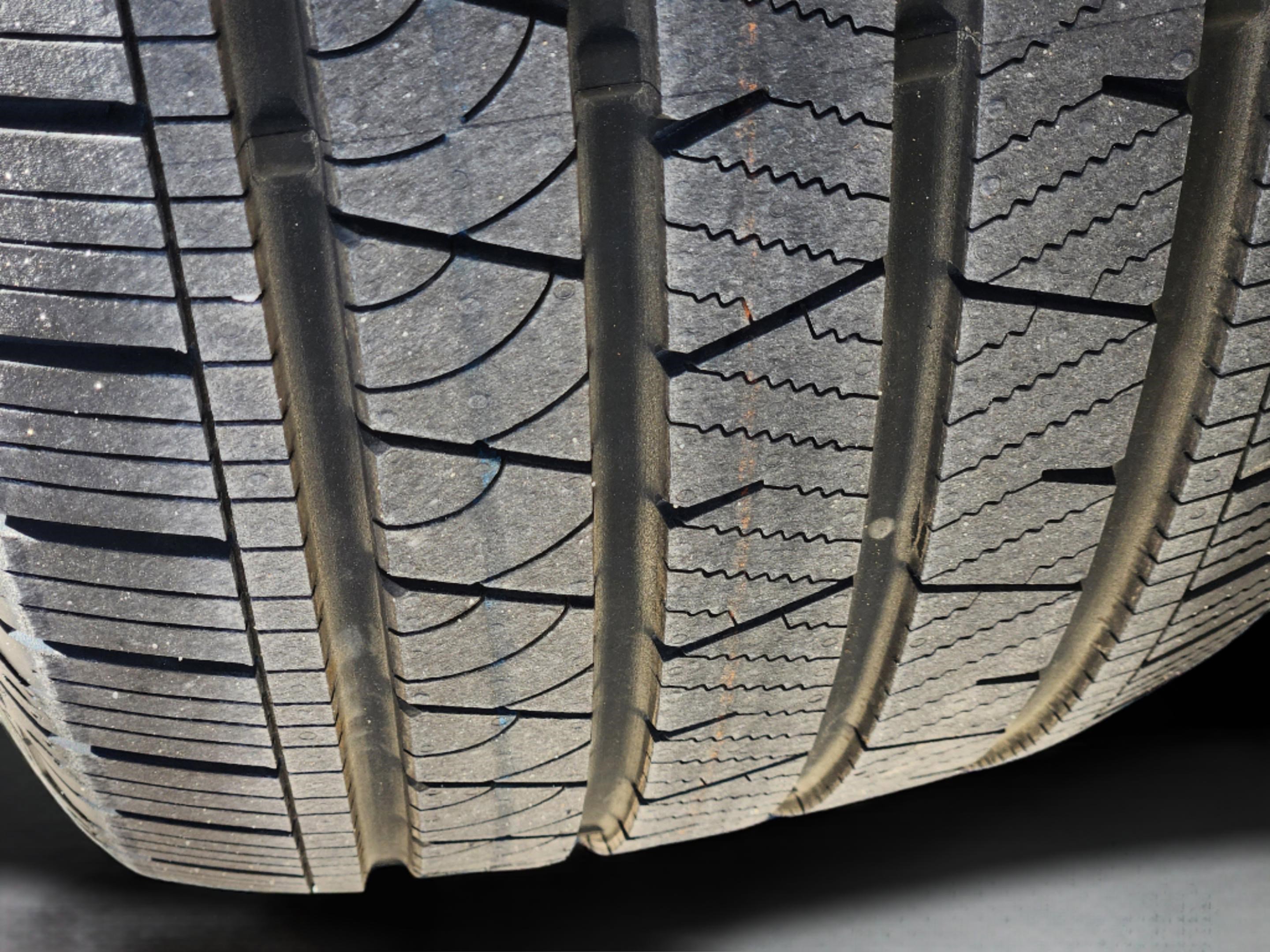 Used 2024 BMW X7 xDrive40i w/ Premium Package image 32