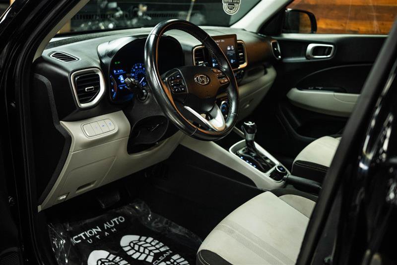 Used 2021 Hyundai Venue SEL FWD image 8