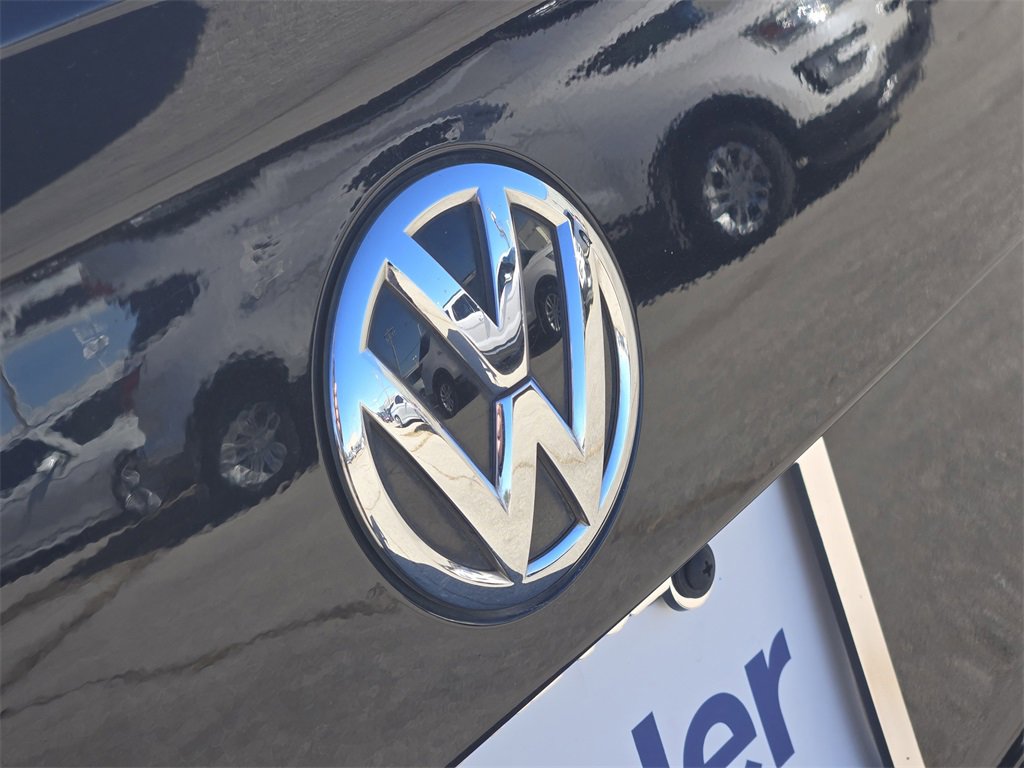 Used 2021 Volkswagen Jetta R-Line w/ R-Line Cold Weather Package image 11