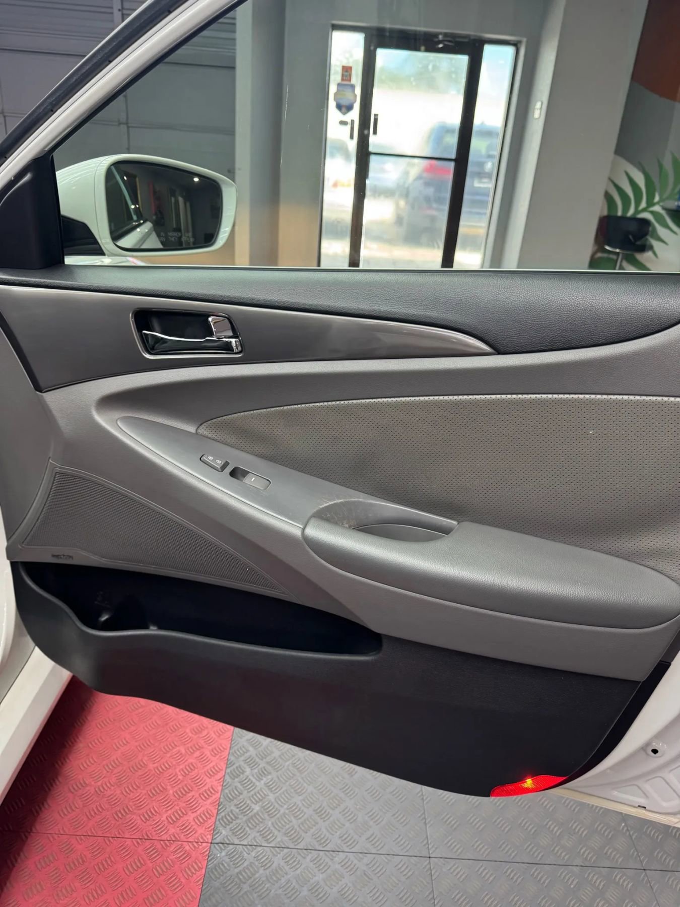 Used 2013 Hyundai Sonata Limited image 28