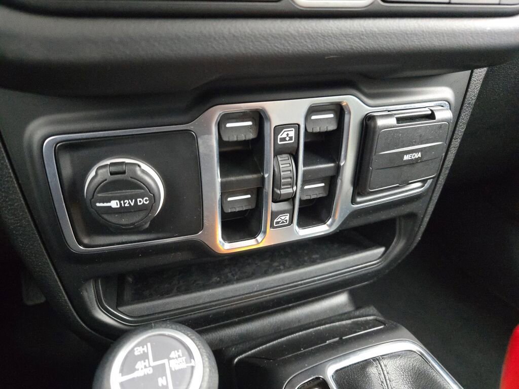 Used 2025 Jeep Wrangler Sahara 4xe w/ Safety Group image 25