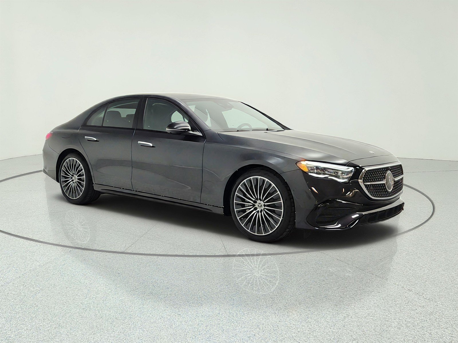 Used 2026 Mercedes-Benz E 450 4MATIC Sedan image 3