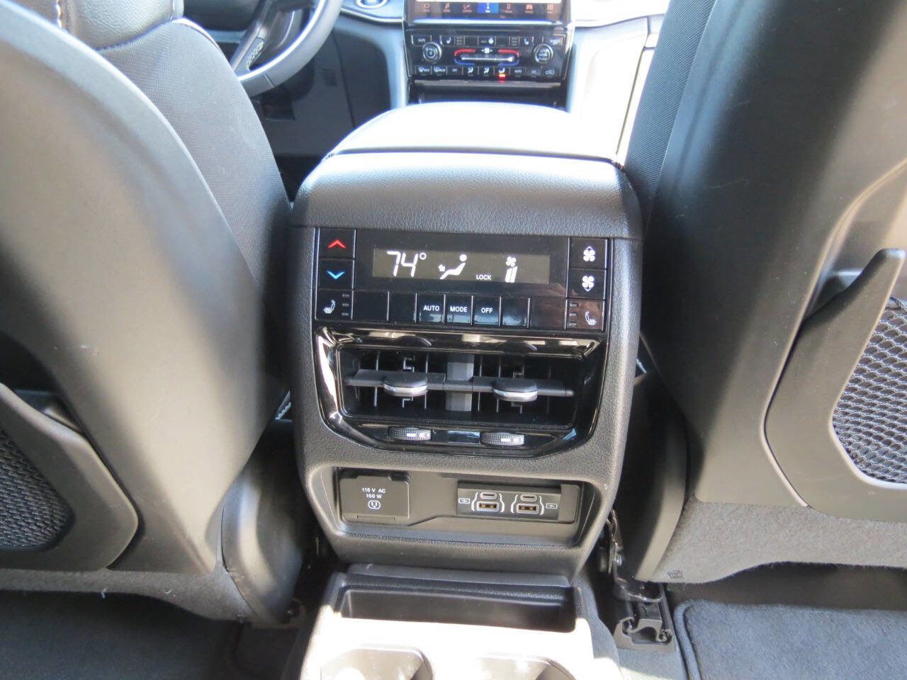 Used 2023 Jeep Grand Cherokee L Limited w/ Black Appearance Package AWD/4WD image 20