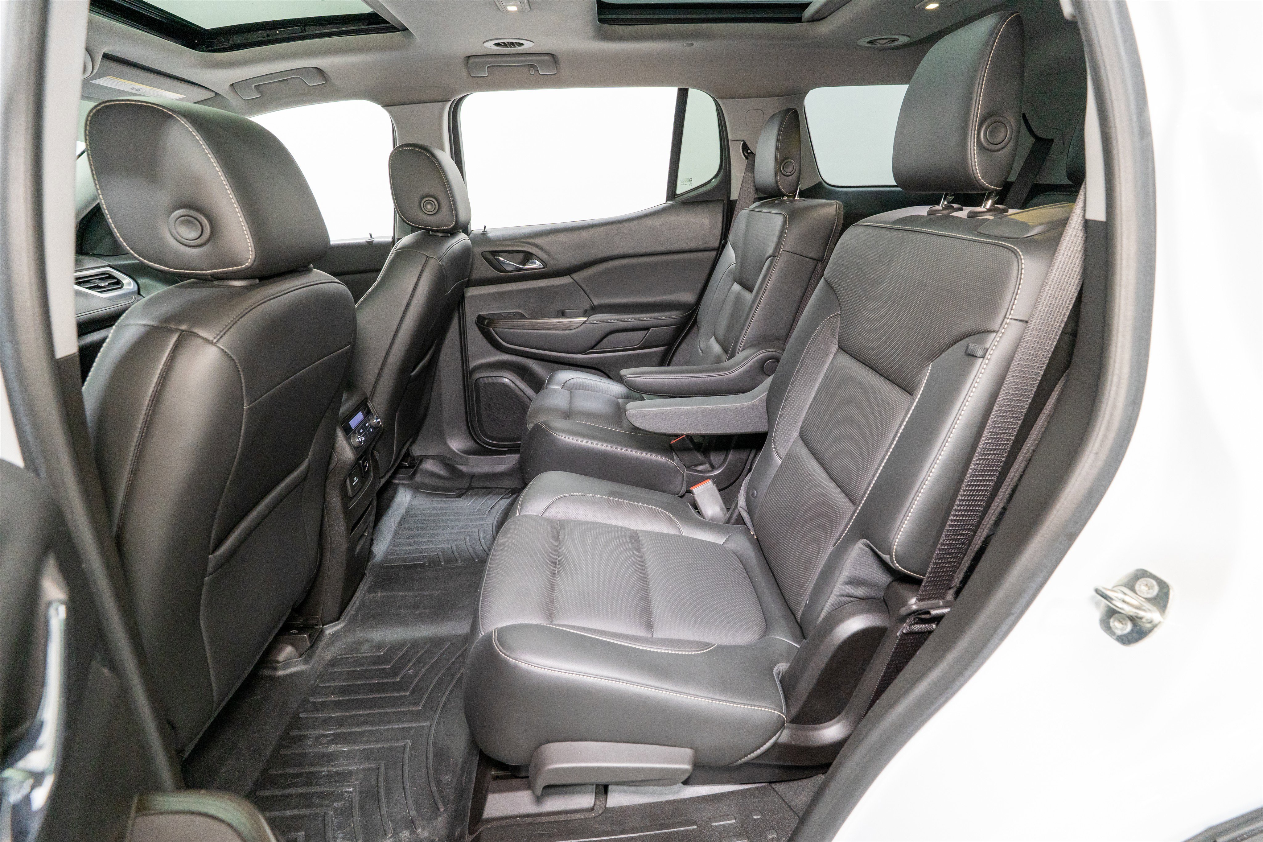 Used 2018 GMC Acadia SLT w/ LPO, Black Accent Package image 33