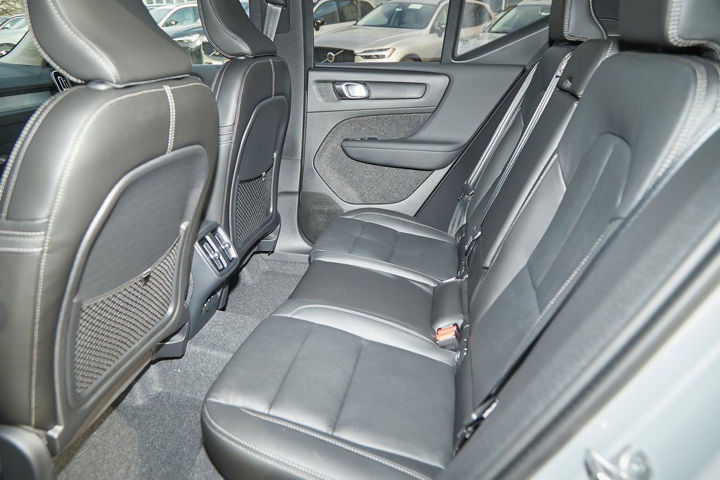 New 2025 Volvo XC40 B5 Plus w/ Climate Package image 17