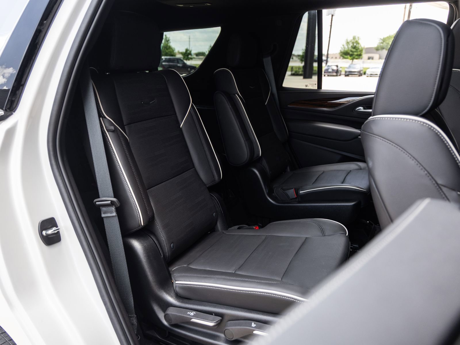 Used 2023 Cadillac Escalade Premium Luxury w/ LPO, Floor Liner Package AWD/4WD image 33
