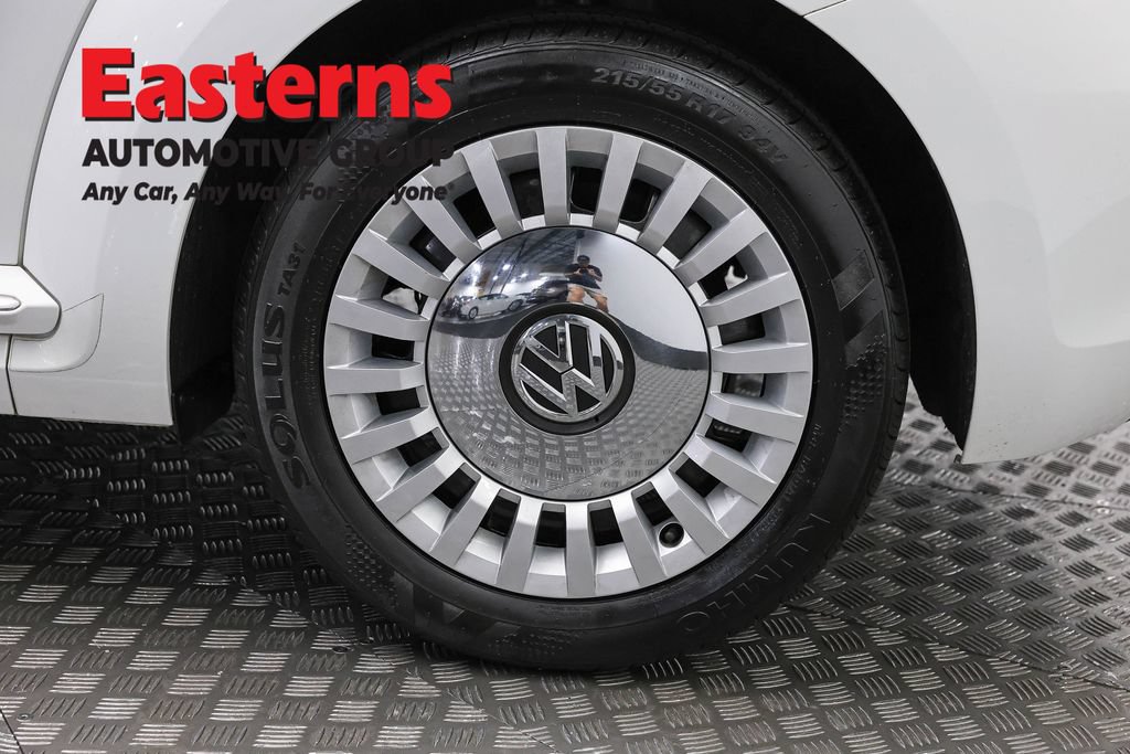 Used 2015 Volkswagen Beetle 1.8T FWD image 29