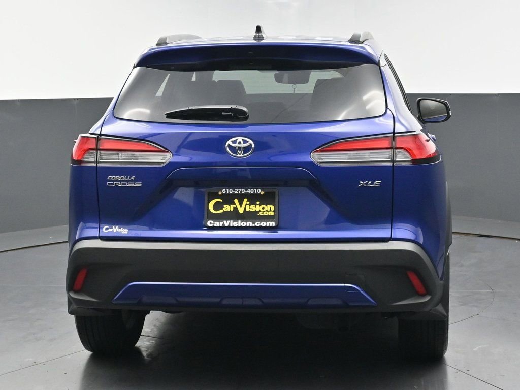 Used 2025 Toyota Corolla Cross XLE w/ Convenience Package FWD image 4