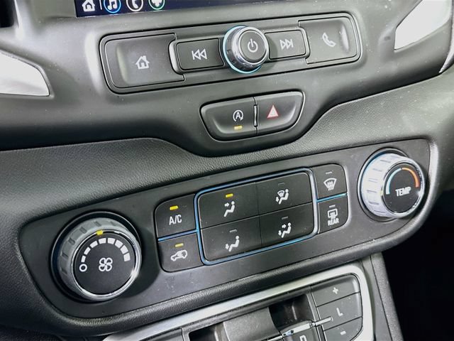 Used 2024 GMC Terrain SLE FWD image 17